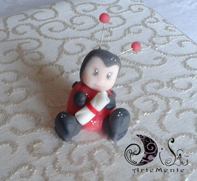Bomboniera laurea coccinella completa di confetti e bigliettino personalizzato Bomboniera laurea coccinella completa di confetti e bigliettino personalizzato