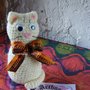 GATTO CREMA AMIGURUMI UNCINETTO