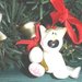 JUST XMAS - PEEK A BULL TERRIER con campanella  - SEGNAPOSTO, IDEA REGALO, ADDOBBO ALBERO DI NATALE