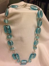 Collana con pietre di vetro azzurra handmade