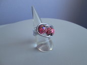 Anello in alluminio con sfere rosa cangiante