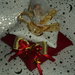 idea regalo utile Natale artigianale punta spilli rosso oro