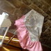 Tovaglia romantica toile de jouy con volant rosa antico 