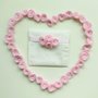 Bomboniera floreale: il bouquet di 4 fiori in feltro rosa per decorare il sacchetto portaconfetti fatto a mano!