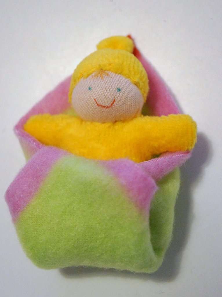 Sigikid 39409 Softdolls - Bambola Di Pezza Piccola Rosa, Giocattolo Morbido 6 Mesi+, Vestitino Rimovibile - 2