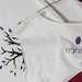 T-shirt senza maniche con stencil kodama e albero capovolto