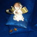 idea regalo utile Natale punta spilli artigianale blu con angelo ceramica