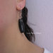 Orecchini in Argento 925 con Pendente Nero. Completely Handmade Sterling Silver Earrings with Black Glass Pendant. Spedizione Gratuita.