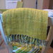 Sciarpa in lana fatta al telaio color senape