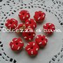 1 pezzo ciambella donuts rosso natale con granella bianca ciondolo in fimo 2 cm 