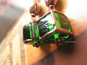 Orecchini in Rame Anticato con Perle Verde Smaraldo Effetto Vetrata Tiffany. Antiqued Copper Earrings with Green Emerald "Tiffany" Glass Beads. Spedizione Gratuita.