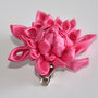 Spilla kanzashi fatta a mano colore fucsia