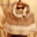 Modello - mantella in lana fatto a mano - Castagna
