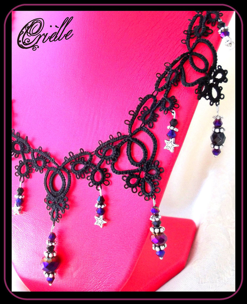 Collana girocollo in cotone grigio con perline in legno, fatta a ch