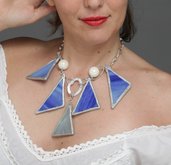 collana triangolare blu