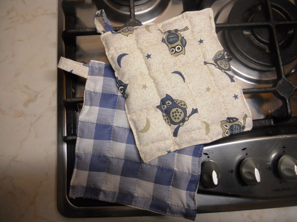 Grembiule da cucina donna bianco con tasca a rose rosse e righe bia... | su