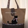 BORSA TIPO SHOPPING IN TESSUTO DECORATA CON GATTO NERO FIOCCO CAMPANELLINI