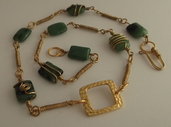Collana di perle di rubino zoisite e link di filo di rame dorato 