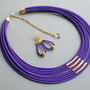 collana tessile e orecchini, colori: viola , oro