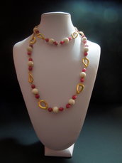 COLLANA con anelli in argento indiano con sfere grandi in agata bianca sfaccettata e perle in agata rosa sfumata