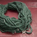 Scalda collo - collana di lana Verde con ciondoli
