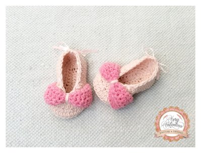 Uncinetto Scarpette Danza Ballerina Bimba Neonato con fiocco removibile e regolabile Uncinetto Scarpette Danza Ballerina Bimba Neonato con fiocco removibile e regolabile