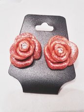 orecchini a perno, rosa rossa