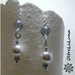 Orecchini pendenti con pietre azzurre, perle, perline e resine