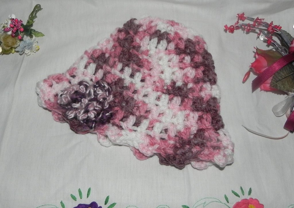 Berretto Di Lana Lavorato A Mano Con Fiore All'uncinetto In Grigio - Italia - Foto 8