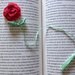Segnalibro con rosa rossa, fatto a mano all'uncinetto amanti dei libri