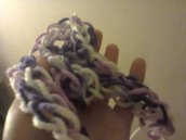 Calda sciarpa fatta a mano con filato colorato italiano sfumato