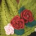 sciarpa scaldacollo in lana uncinetto e rose