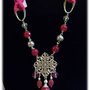 Collana corta con pietre dure fucsia