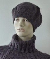 Basco donna con decorazione in lana