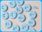 set 10 bottoni fiorellino azzurro chiaro