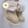 Scarpine neonato in lana merino e seta fatte a mano a maglia e uncinetto