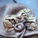 Cappello feltro di lana con fiore di pelle