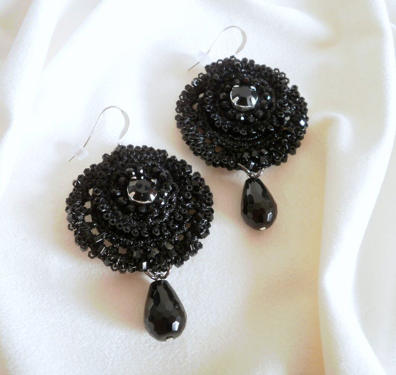 Delicati orecchini pendenti a forma di fiore in filigrana d'argento sterling, con agata verde, onice nero, rubino, corniola, turchese, per donne e ragazze. - Italia