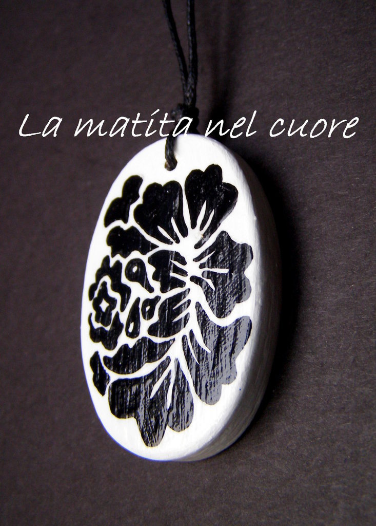 Ciondolo Ovale Con Fiore Naturale Di Papavero Conservato In Resina - Argento Sterling 925 Con Catena 50 Cm - Gioiello Artigianale