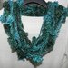 Sciarpa collana fatta a mano ad uncinetto con fiori toni del verde