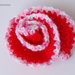 Spilla -Rosa spirale 3D -  in rosso, rosa, bianco ad uncinetto 