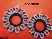 orecchini  realizzati al chiaccherino con perline nere 6 cm 