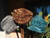 Cappello in lana lavorato all'uncinetto