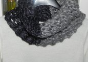 Sciarpa scaldacollo ad anello bicolore  nei toni del grigio