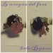 Bracciale, orecchini e anello con bottoni rosa e viola