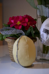 Uovo di Pasqua dorato in tessuto da stile Shabby