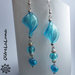 Orecchini pendenti in vetro azzurro perle e cuoricini