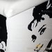 Pouf Audrey Hepburn pop art dipinto a mano.