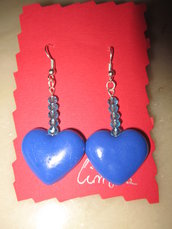 Orecchini pendenti con cuore azzurro in fimo