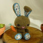 Piccolo coniglietto pasqua amigurumi all'uncinetto